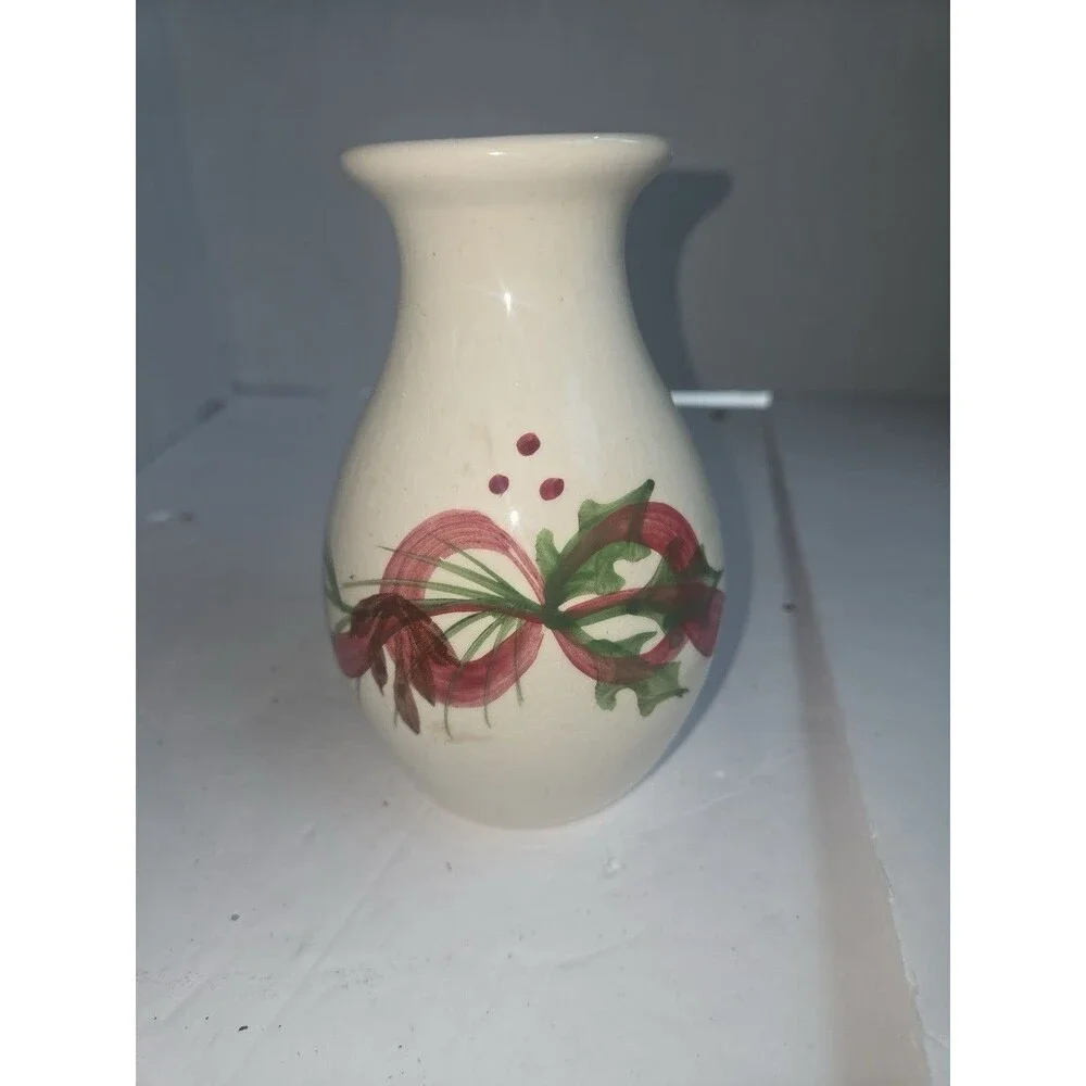 Pfaltzgraff Winterberry Ceramic Vase Hand Painted Beige Red Green Holiday